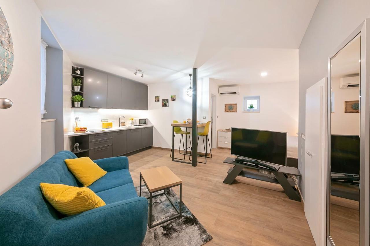 Mariva Downtown Studio Ровин Екстериор снимка